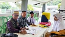 Ketua KKSS Kepri Berikan Beasiswa Penuh kepada Santri di Pondok Pesantren Modern Darul Mukhlisin