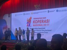 Menteri Perekonomian Hadiri Peringatan Hari Koperasi Nasional ke-77 di Batam