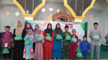 Majelis Taklim Al Jannah Bintan Bagikan Santunan kepada 100 Anak Yatim Piatu di Kampung Purwoasri