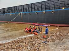 Pekerja Hilang di Laut: Kecelakaan Kapal Tongkang Buana Jaya di Batam