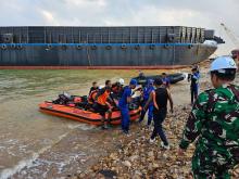 Tim SAR Temukan Pekerja yang Terjatuh ke Laut Batam dalam Kondisi Meninggal Dunia