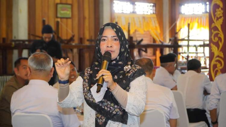 Disnakertrans dan Dekranasda Lingga Gelar Pelatihan Pembuatan Tudung Manto, Sasar Tenaga Kerja Mandiri
