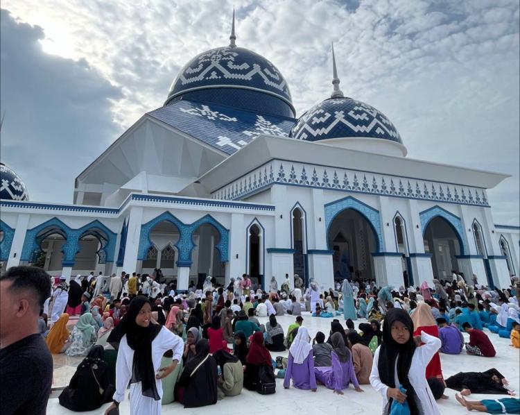 Warga Batam Gelar Doa Bersama Usai Revitalisasi Masjid Agung Batam Center