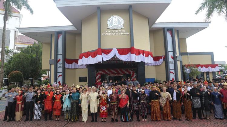 Hari Kemerdekaan ke-79, Kantor Imigrasi TPI Batam Gelar Upacara dan Beri Penghargaan Satyalancana