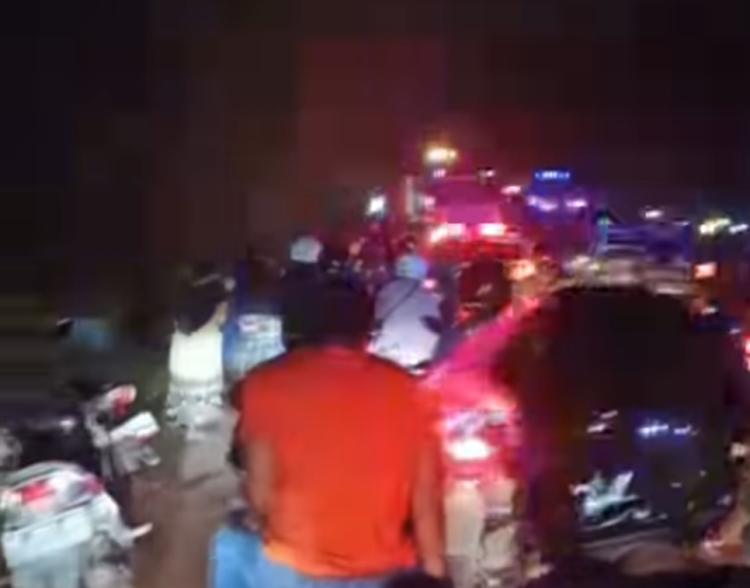Kecelakaan Lalu Lintas di Punggur, Truk Bermuatan Pasir Tabrak Truk Trailer Pengangkut Excavator