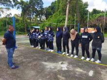 Kapolsek Daik Lingga Gelar Fun Game Volly Meriahkan HUT ke-79 RI