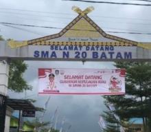 Ratusan Calon Siswa Gagal Daftar di SMAN 20 Batam, Gubernur Harus Tanggung Jawab