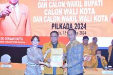 Partai Hanura Resmi Dukung Empat Pasangan Calon Kepala Daerah di Kepri, Termasuk Amsakar - Li Claudia