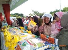 Pasar Murah Merdeka di Karimun, Warga Dapatkan Bahan Pokok dengan Harga Terjangkau