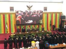 50 Anggota DPRD Kota Batam Periode 2024-2029 Resmi Dilantik, Asnawati Atiq Jadi Pimpinan Sementara