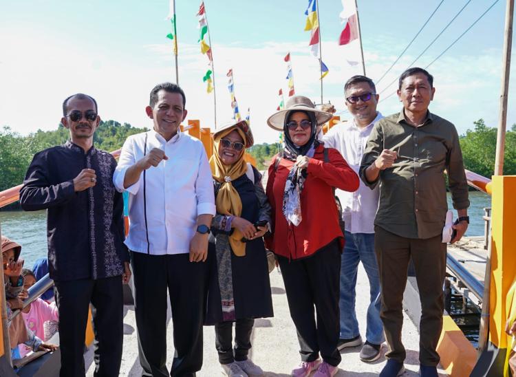 Gubernur Ansar Resmikan Jembatan Penghubung Subang Mas - Air Raja Kota Batam
