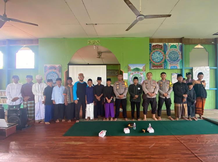 Polisi di Lingga Sosialisasikan Dampak Buruk Bullying ke Pelajar SMP Islam Integral Luqman Al-Hakim