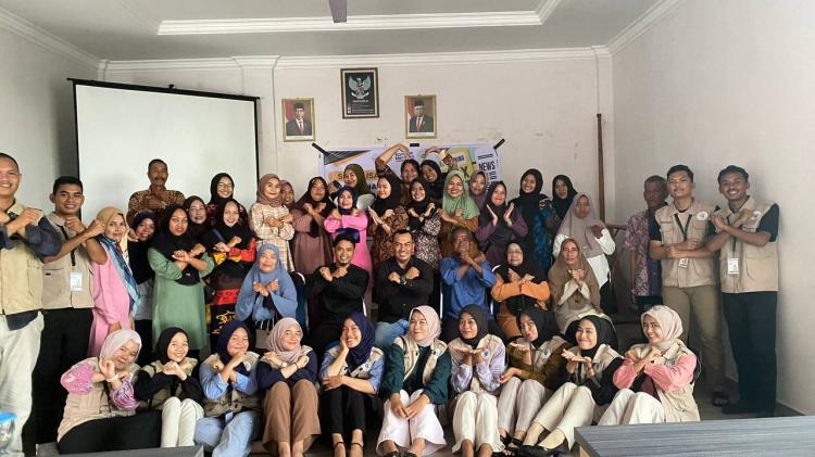 Mahasiswa KKN Universitas Karimun Sosialisasi Bijak Bermedia Sosial di Desa Telaga Tujuh untuk Cegah Hoaks