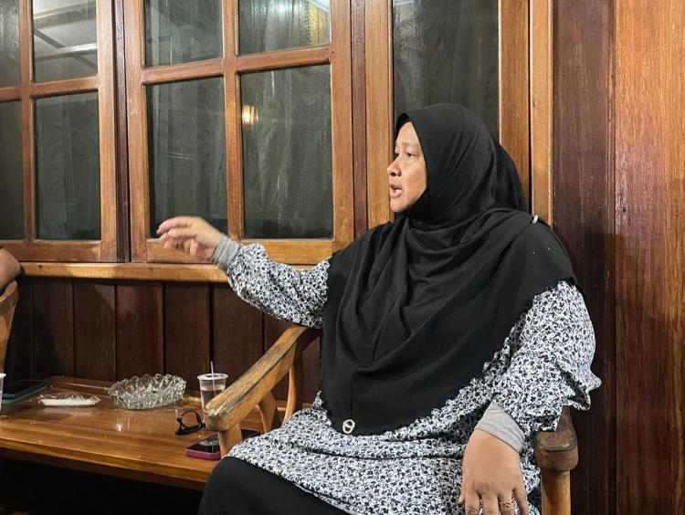 Makcik Orked, Pelancong Malaysia yang Memperkenalkan Keindahan Daik ke Mancanegara