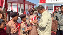 Pemkab Karimun Bagikan Seragam Gratis untuk 8.504 Siswa SD dan SMP