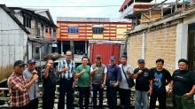 Ketua KKSS Kepri Terenyuh Dicurhati Warga yang Shalat di Atas Kardus Bekas di Pasar Tun Perak