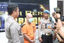 Setubuhi Anak Tiri hingga Ratusan Kali, Polisi Tangkap WNA Singapura di Batam