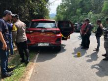 Wanita Ditemukan Histeris dengan Luka Sayatan Leher di Batam, Pelaku Diduga Kabur ke Hutan