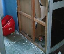 Perampokan Kantin Korpri Mart Karimun: Barang Dagangan Hilang, Pelaku Diduga Masuk Lewat Jendela