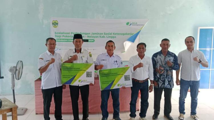 Pemkab Lingga Ingatkan Nelayan Bakung Serumpun Pentingnya BPJS Ketenagakerjaan