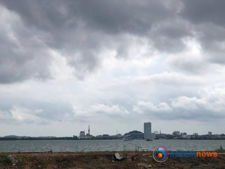 BMKG: Hujan Ringan Guyur Batam, Waspada Cuaca Dinamis Sepanjang Hari