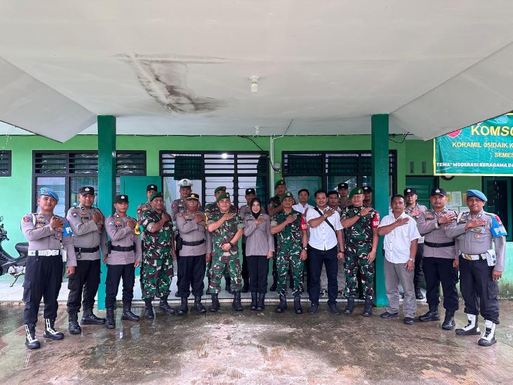 Jalin Sinergitas, Polsek Daik Lingga Berikan Kejutan ke Koramil 05 Daik di HUT ke-79 TNI
