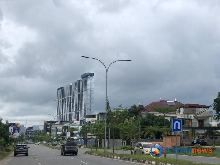 Prakiraan Cuaca Batam, Senin 7 Oktober 2024 Tak Menentu, Waspada Hujan Ringan di Siang Hari