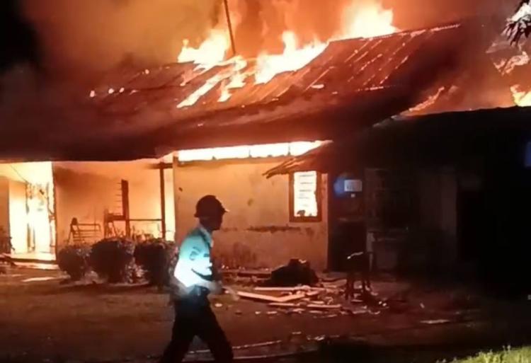 Polisi Ungkap Kronologi Kebakaran Hanguskan Dua Unit Rumah di Komplek Timah Karimun