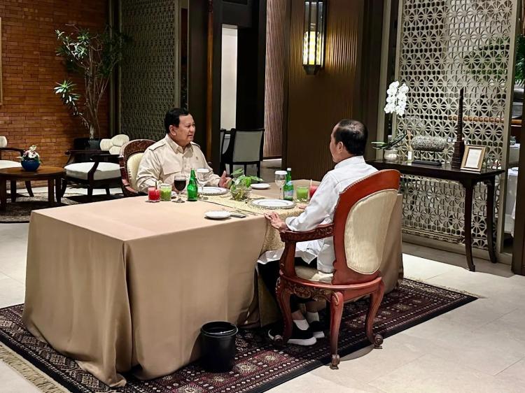 Mendadak Prabowo Subianto Tiba di Solo, Dijemput Gibran Rakabuming Raka