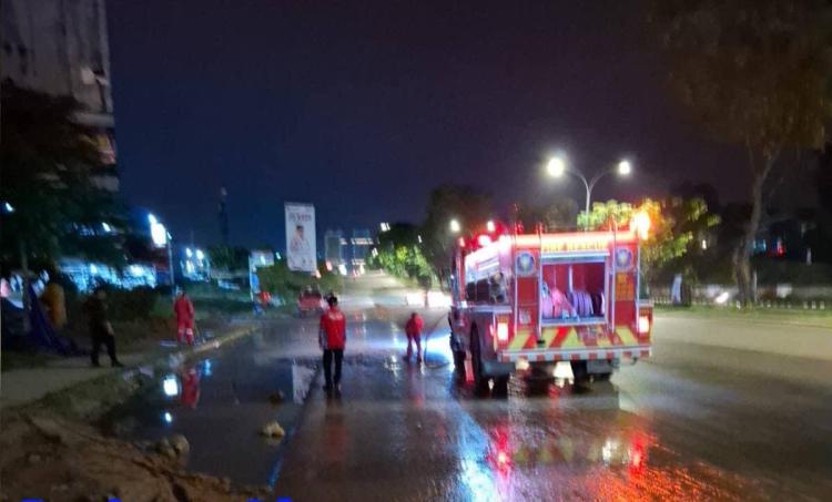 Pemko Batam Sigap Bersihkan Jalan Protokol Pasca Hujan Deras, Pastikan Keselamatan Pengendara