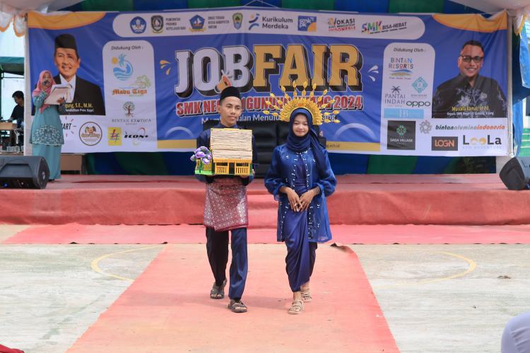 Job Fair di SMKN 1 Gunung Kijang: Pemkab Bintan Buka Peluang Kerja untuk Lulusan SMK/SMA