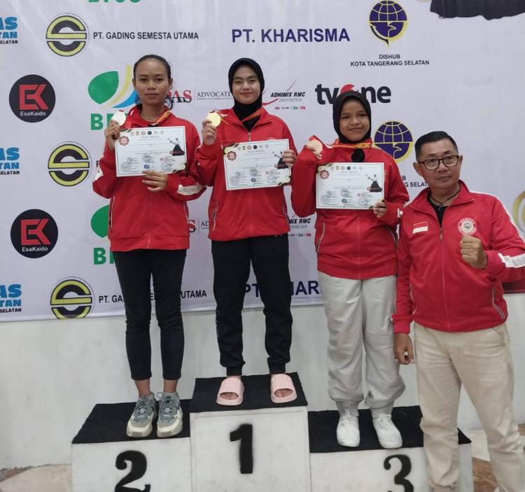 Karateka SMAN 5 Batam Raih Dua Emas di Kejurnas Karate, Orang Tua Berharap Jadi PNS