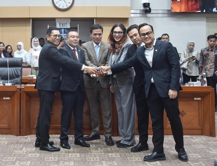 Daftar Lengkap Pimpinan Komisi DPR RI 2024: Ketua dan Wakil Ketua dari 13 Komisi
