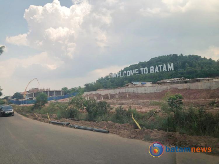 Ikon Welcome to Batam Terancam `Hilang` Tertutup Proyek The Living Peak