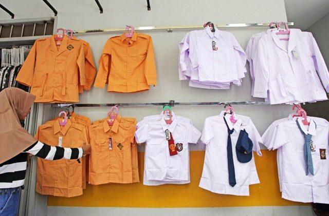 Seragam Sekolah Gratis, Bukti Keseriusan Bupati Nizar dalam Membangun Pendidikan Lingga