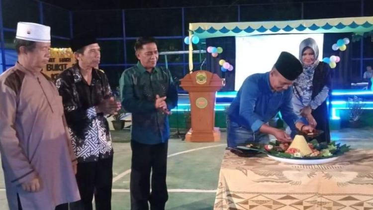 Malam Penutupan HUT ke-12 Desa Bukit Belah Meriah, Pemkab Lingga Ajak Masyarakat Kompak Bangun Desa