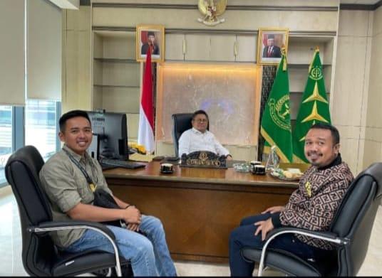 Mulai Resah! Oknum Pejabat di Lingga Intimidasi Wartawan Hingga Pamer Foto dengan Pejabat Kejagung 
