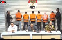 Kode Korupsi Gubernur Kalsel: Kardus Foto Paman Birin Berisi Fee Proyek Uang Rp800 Juta