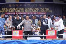 Pemko Batam dan Bea Cukai Musnahkan Barang Sitaan Senilai Rp6,4 Miliar