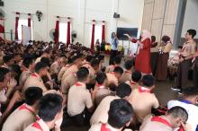 Marlin Agustina Ajak Siswa SMA Negeri 1 Tanjungpinang Berani Bermimpi dan Kerja Keras