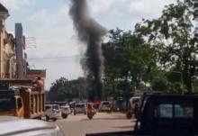 Heboh Kebakaran Dua Mobil di Depan Kawasan Industri Fanindo Batam, Asap Pekat Bikin Panik Warga
