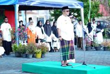 Pjs Bupati Lingga Tekankan Peran Santri dalam Masa Depan Indonesia di Apel Hari Santri 2024