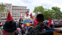 Ratusan Massa Demo Tuntut Ganti Rugi Lahan, PMKRI dan Warga Teluk Bakau Turun ke Jalan