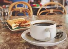 Profesi dengan Konsumsi Kopi Tertinggi, Jurnalis Teratas!