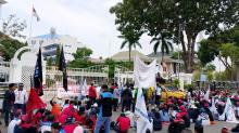 Ratusan Massa Koalisi Rakyat Batam Gelar Aksi Damai, Tuntut Kenaikan Upah dan Pencabutan UU Cipta Kerja