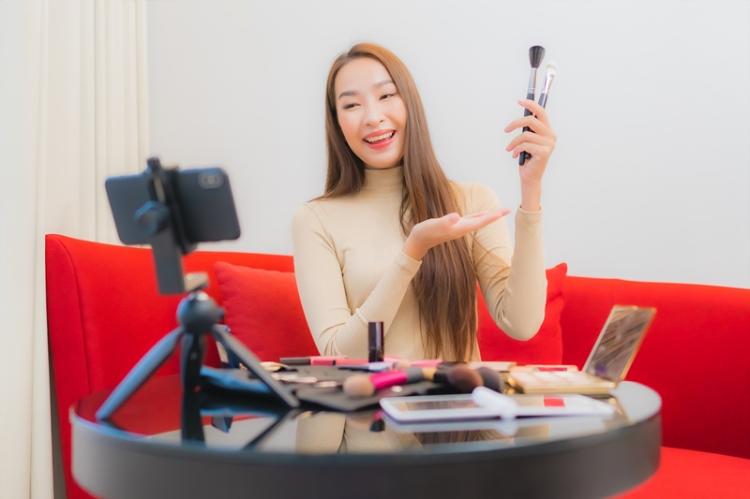 Lowongan Kerja Talent TikTok Live di Batam - Gaji Hingga 4 Juta/Bulan di PT. Anhong Media International