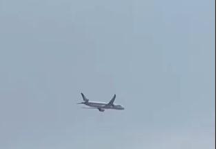 Pesawat Singapore Airlines Berputar di Langit Batam, Warga Sempat Salah Sangka