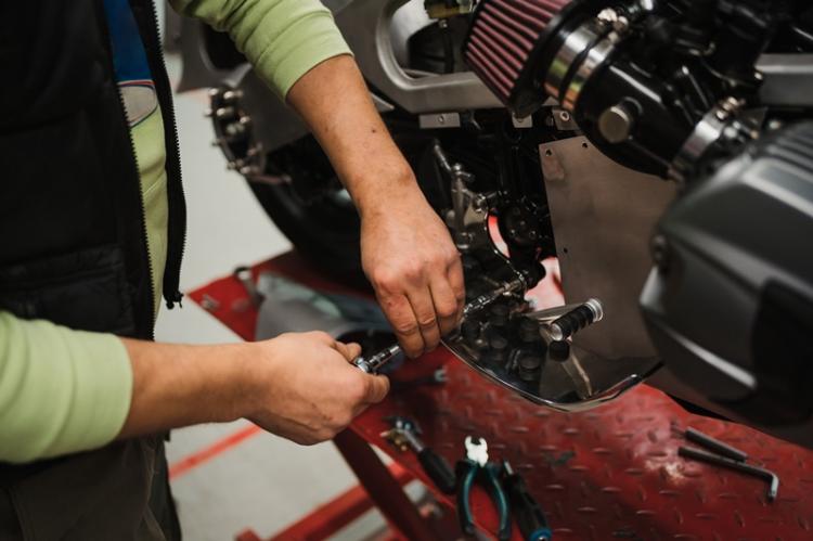 Lowongan Kerja Service Advisor di PT Indoprof Motor Sejati Bintan – Gaji 3-4 Juta, Segera Lamar!