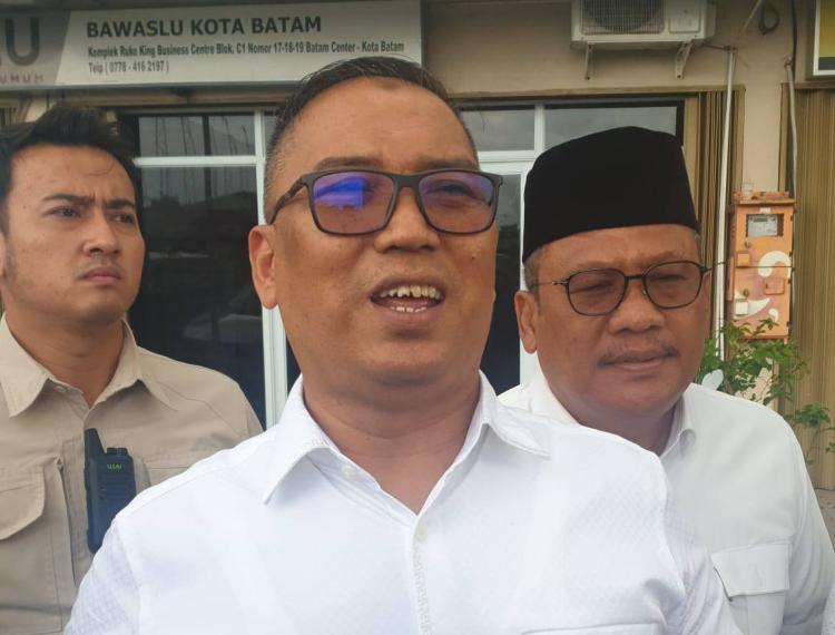 Nyayang Haris Pratamura Penuhi Panggilan Bawaslu Batam, Jalani Pemeriksaan Selama 3 Jam