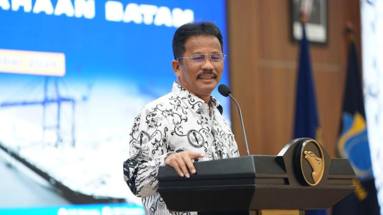 Hari Pertama Masuk Kantor Usai Cuti, Kepala BP Batam Terima Laporan dan Capaian Kinerja Triwulan IV dari Wakil Kepala BP Batam